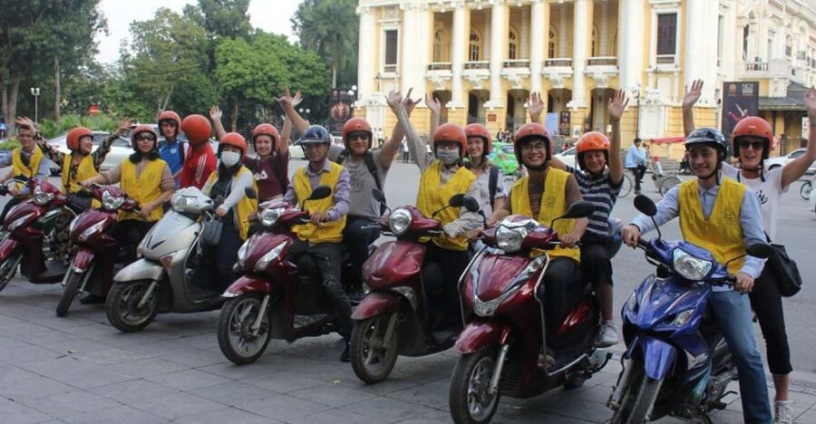 Hanoi: Food and Sightseeing Motorbike Tour with 7 Tastings - Why a scooter is the right way to meet Hanoi