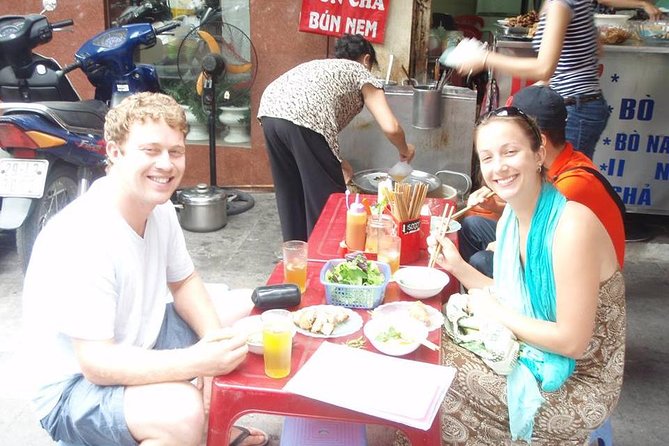 Hanoi Food on Foot: Walking Tour of Hanoi Old Quarter - Why an evening walk works so well in Hanoi
