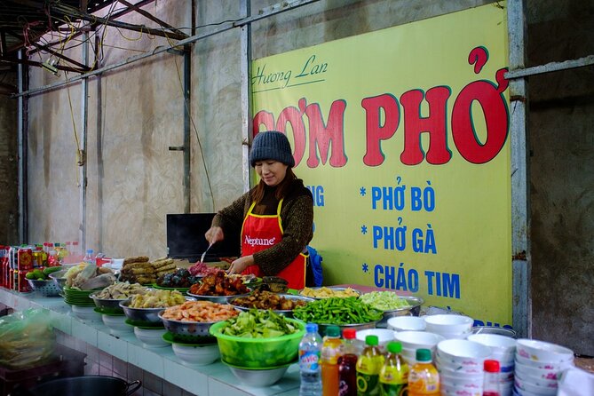 Hanoi Food & Train Street Tour - Meeting guides such as Tom, Thompson, and Mimi