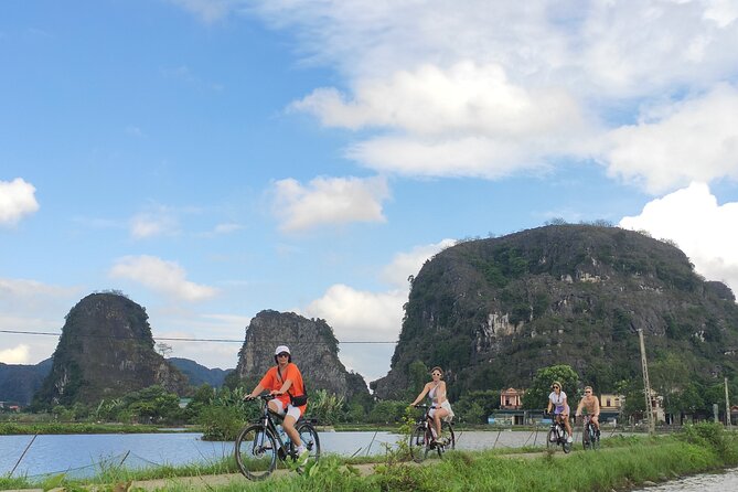 Hanoi Full Day A Private Tour With Mix of History and Activities - Water puppets, an old Vietnamese art
