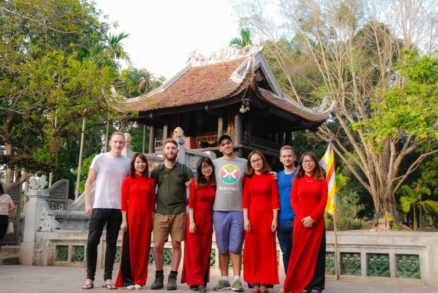 Hanoi: Full-Day City Tour and Water Puppet Show - Taking a local lunch break