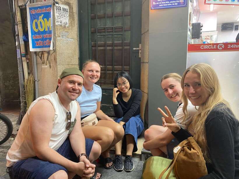 Hanoi: Guided Street Food Tour with Train Street Experience - Who should book this Hanoi food walk?
