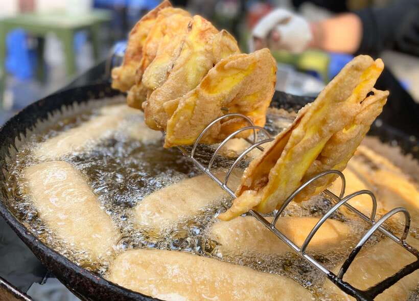 Hanoi: Guided Street Food Tour with Train Street Experience - What vegetarians and vegans need to know