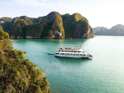 Ha Long Bay Day Cruise – Swimming, Meal, Kayaking