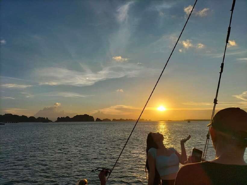 Hanoi: Ha Long Bay Day Cruise - Swimming, Meal, Kayaking - The sunset party on the return cruise