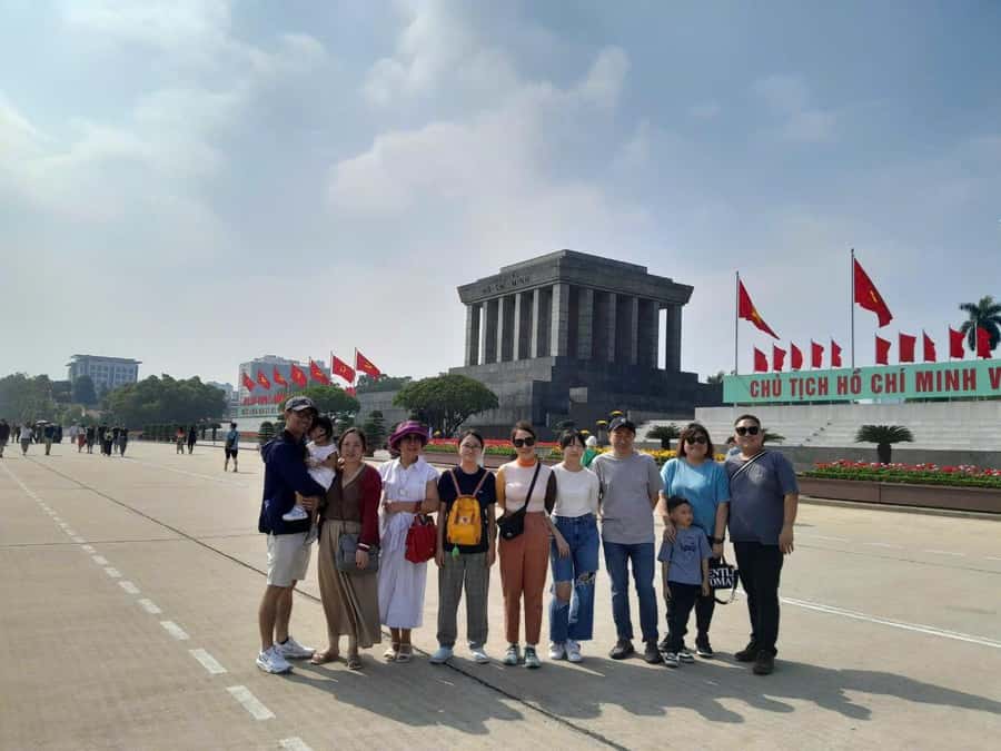 Hanoi: Half-Day City Tour with Thang Long Water Puppet Show - What the guide and transport add