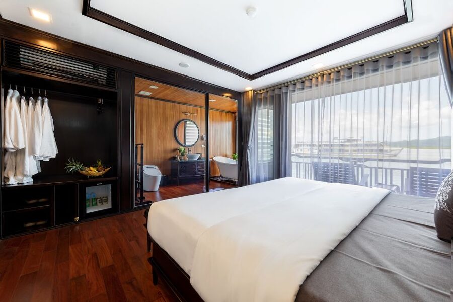 Hanoi: Halong Bay 2-Day 5-Star Balcony Cruise & Bathtub - What the price really covers