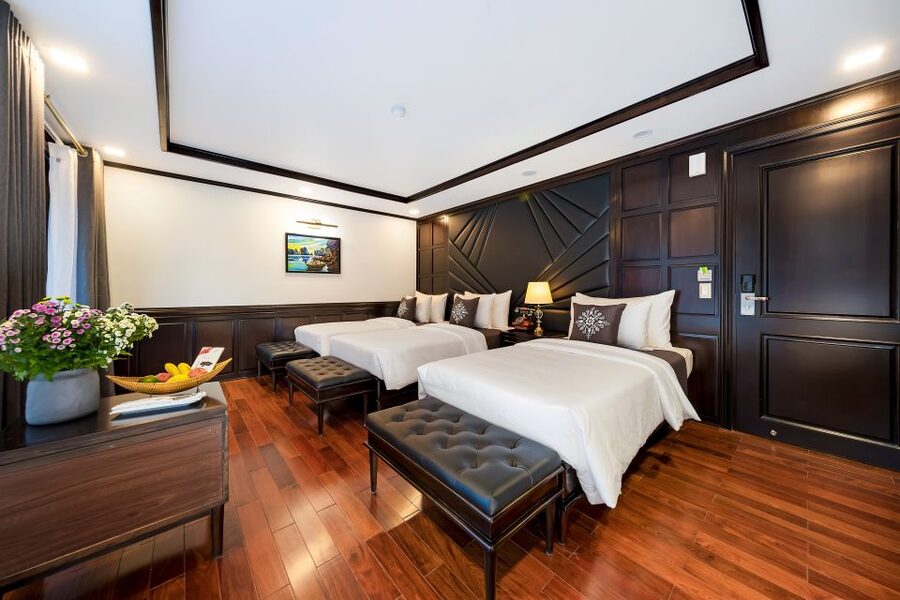 Hanoi: Halong Bay 2-Day 5-Star Balcony Cruise & Bathtub - Brunch, checkout, and the return to Hanoi