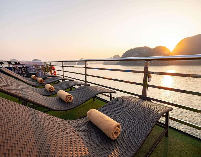 Hanoi: Halong Bay Cruise, Amazing Cave, Titov Island & Kayak - What the Stella cruise is really like