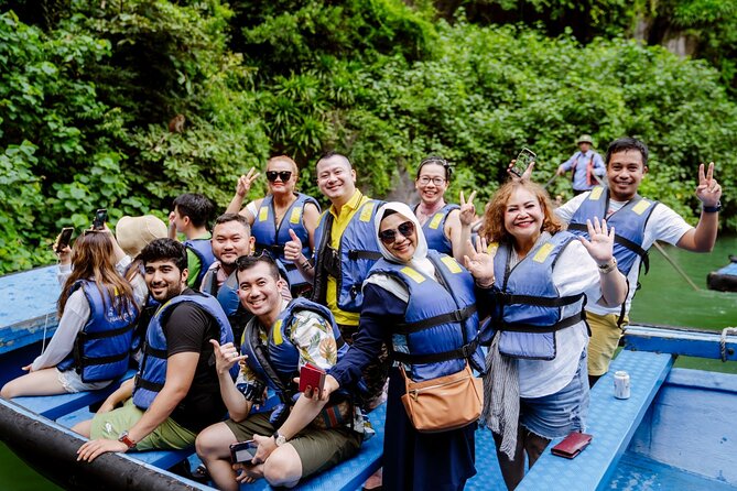 Hanoi: Halong Bay Luxury Option – Titop, Surprise Cave, Kayak - The return cruise and sunset party