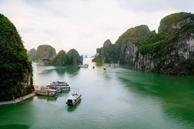 Hanoi: Halong Bay Luxury Option – Titop, Surprise Cave, Kayak - Leaving Hanoi early and reaching the harbor