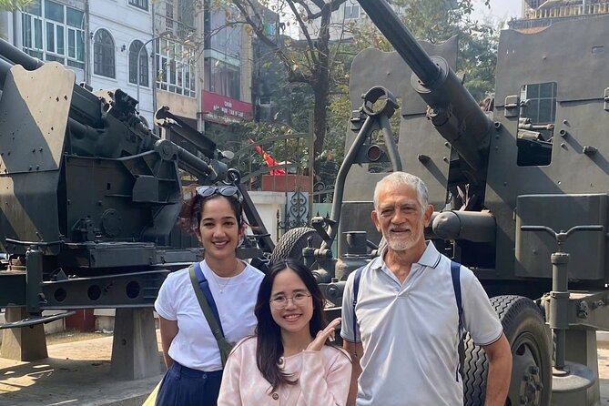 Hanoi Hoa Lo Prison and War museums Tour - A private guide changes the pace