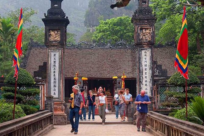 Hanoi - Hoa Lu - Tam Coc - Mua Cave - 1 Day / By Luxury Limousine & Small Group - Who will get the most from the $59 price
