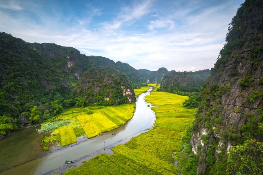 Hanoi: Hoa Lu, Trang An Caves & Mua Cave Day Trip and Lunch - Mua Cave and the 500 stone steps