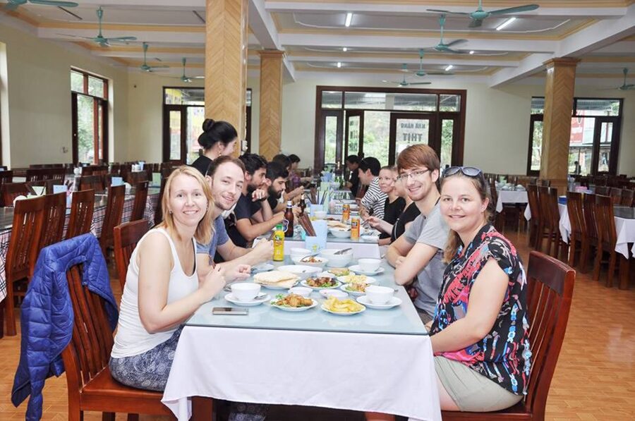 Hanoi: Hoa Lu, Trang An Caves & Mua Cave Day Trip and Lunch - Heat, crowds, and the long return to Hanoi