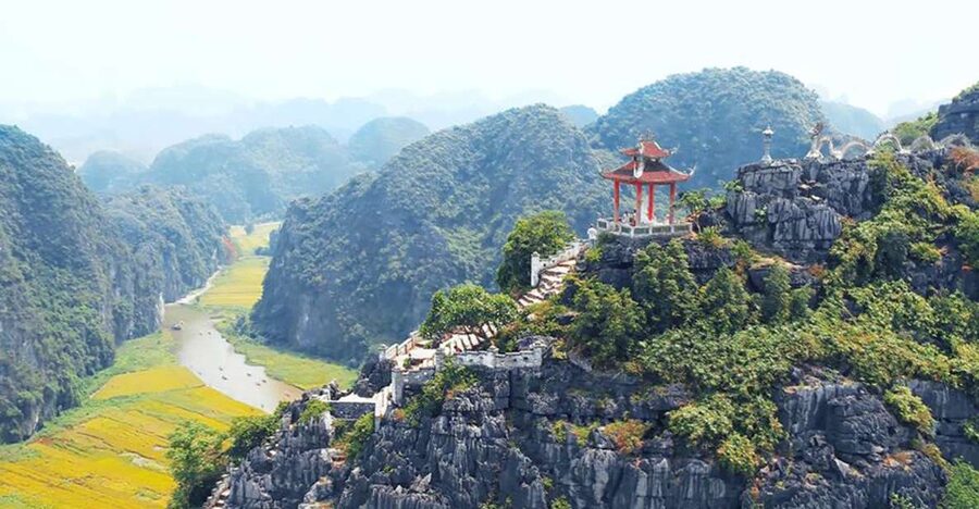 Hanoi: Hoa Lu, Trang An Caves & Mua Cave Day Trip and Lunch - Hoa Lu and the temples of Vietnam’s first capital