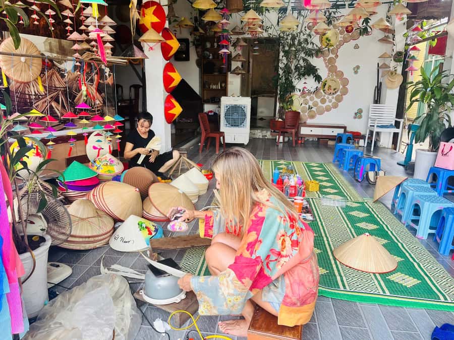 Hanoi: Incense Village, Hat, Lacquer, & City Highlights Tour - The city highlights and water puppet option