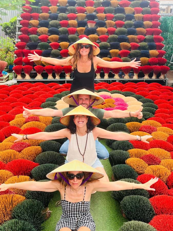 Hanoi: Incense Village, Hat, Lacquer Tour & City Highlights - Guides, groups, and transport