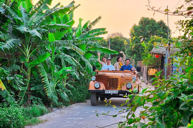 Hanoi Jeep Tour: Red River Countryside+ Backstreet+ Train-street - A proper meal at the Hang Mam cafe