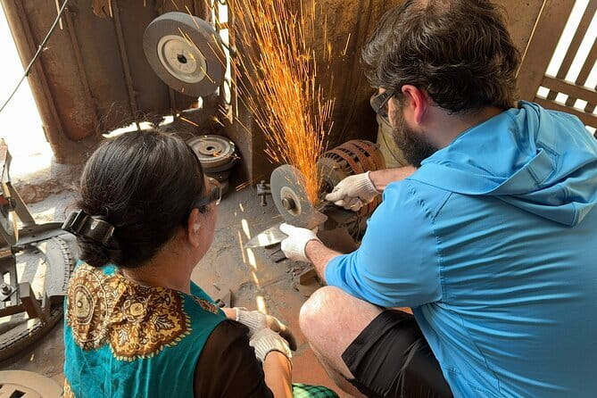 Hanoi Knife-Making Class:Join the Legacy in Blacksmith's Workshop - Key points before you book