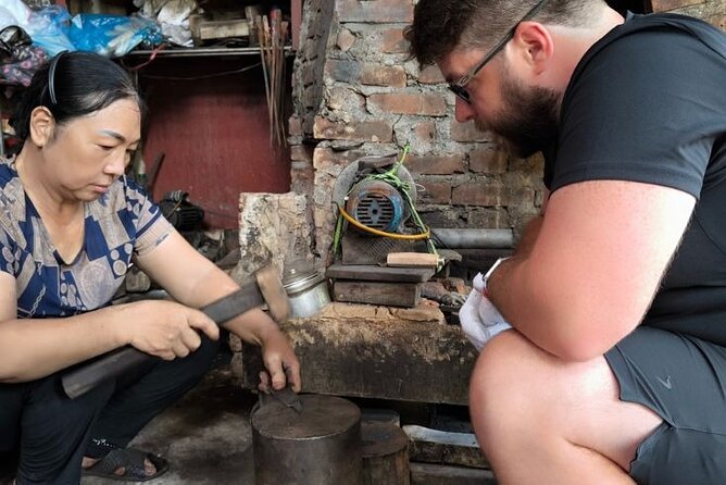 Hanoi Knife Making Traditional Workshop - Reaching the traditional forging village