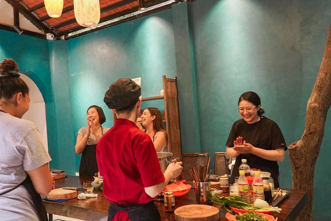 Hanoi Market & Villa Cooking Class: Free Old Quarter Transfer - Seeing the ingredients before they reach the kitchen