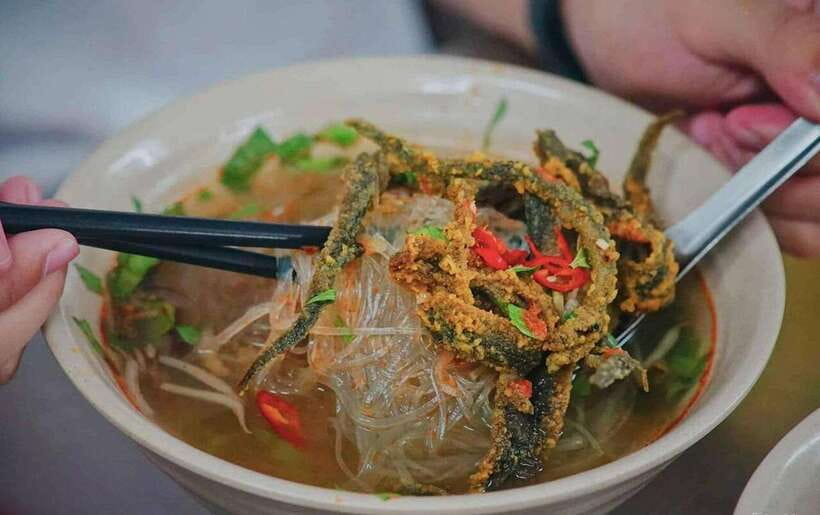 Hanoi: Michelin Guide Street Food Walking Tour - Why this Hanoi food tour works