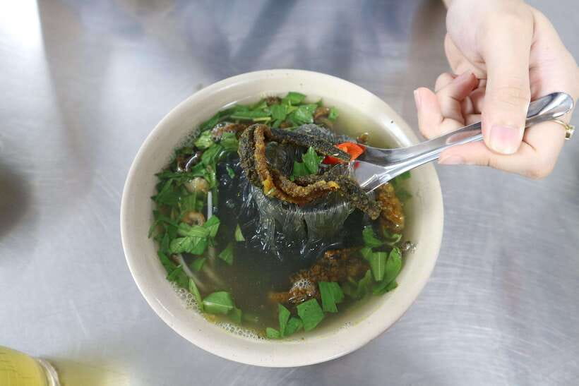 Hanoi: Michelin Guide Street Food Walking Tour - Optional train street and other add-ons