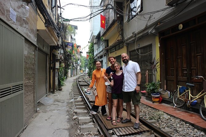 Hanoi Motorbike Tour Led By Women: Hanoi City Half Day - Lunch in the Old Quarter