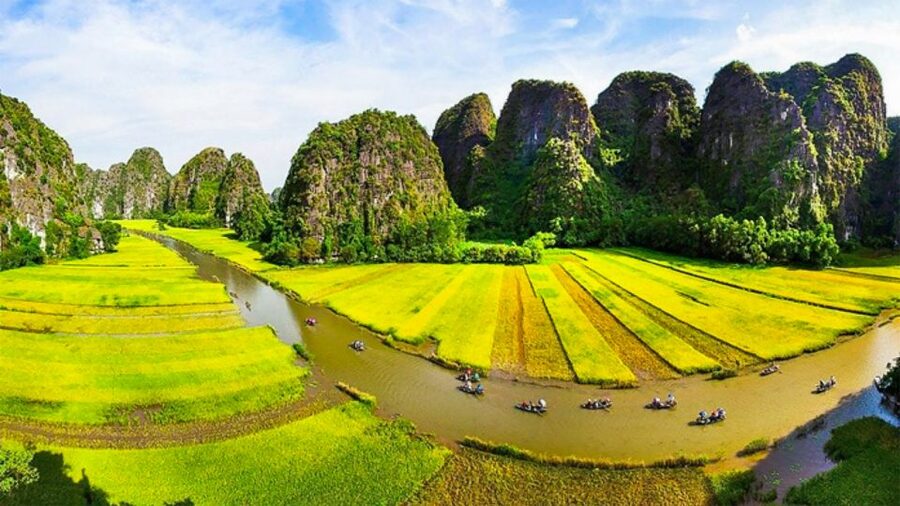 Hanoi/Ninh Binh: 1-Day Tam Coc/Trang An, Hoa Lu & Mua Caves - The 500 steps to Mua Cave
