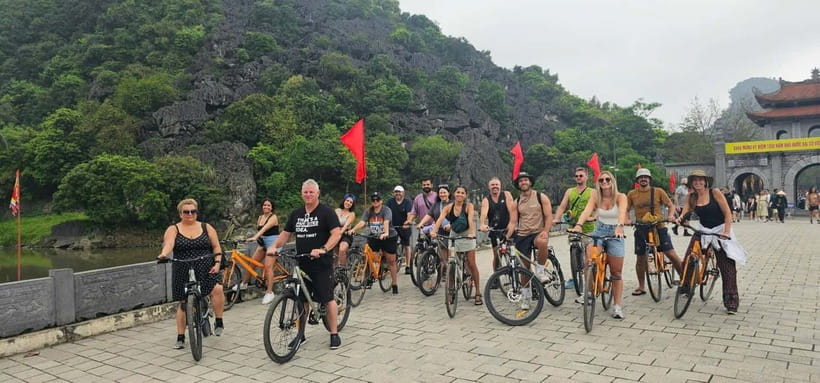 Hanoi: Ninh Binh, Bai Dinh/Hoa Lu, Trang An, & Mua Cave Tour - Hoa Lu and the bicycle ride through rural Vietnam