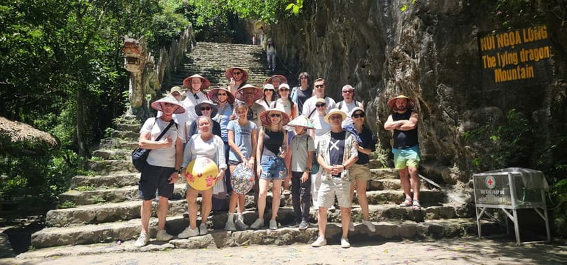 Hanoi: Ninh Binh, Bai Dinh/Hoa Lu, Trang An, & Mua Cave Tour - Lunch with Vietnamese dishes and vegetarian choices