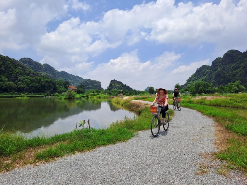 Hanoi: Ninh Binh, Hoa Lu, Tam Coc and Mua Cave Day Trip - Why this day trip works for first-time visitors
