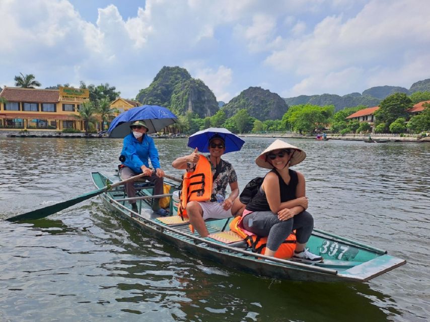 Hanoi: Ninh Binh, Hoa Lu, Tam Coc and Mua Cave Day Trip - Mua Cave and the 500-step climb