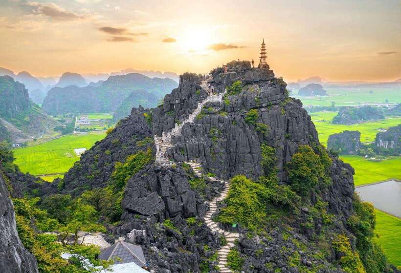 Hanoi: Ninh Binh- Hoa Lu - Trang An - Mua Cave - Best Seller - Hoa Lu and Vietnams early capital