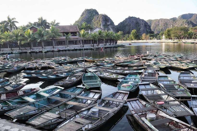 Hanoi: Ninh Binh, Tam Coc, Mua Cave & Hoa Lu with cycling - The optional 500-step climb at Mua Cave