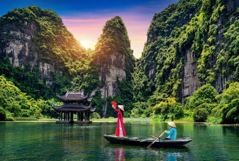Hanoi: Ninh Binh, Trang An, Mua Cave and Bai Dinh Pagoda - Bai Dinh Pagoda: grand scale and a necessary extra payment