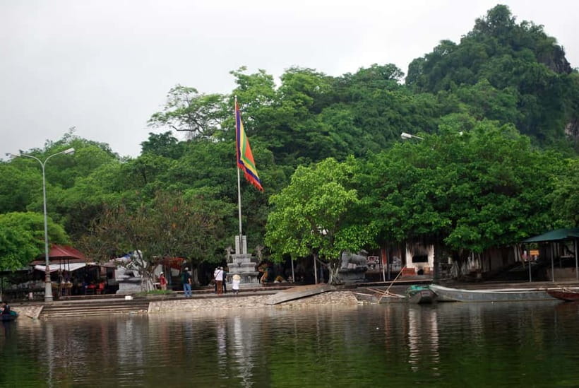 Hanoi: Perfume Pagoda Day Tour with Boat Ride & Cave Visit - What the $46 price really covers