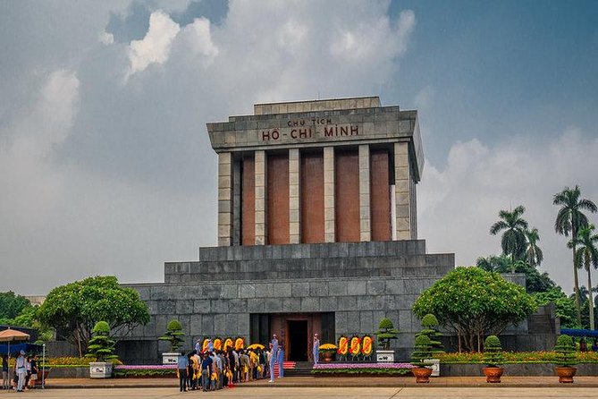 HANOI PRIVATE CITY TOUR (Guide in all language) - One packed day from Ba Dinh to the Old Quarter