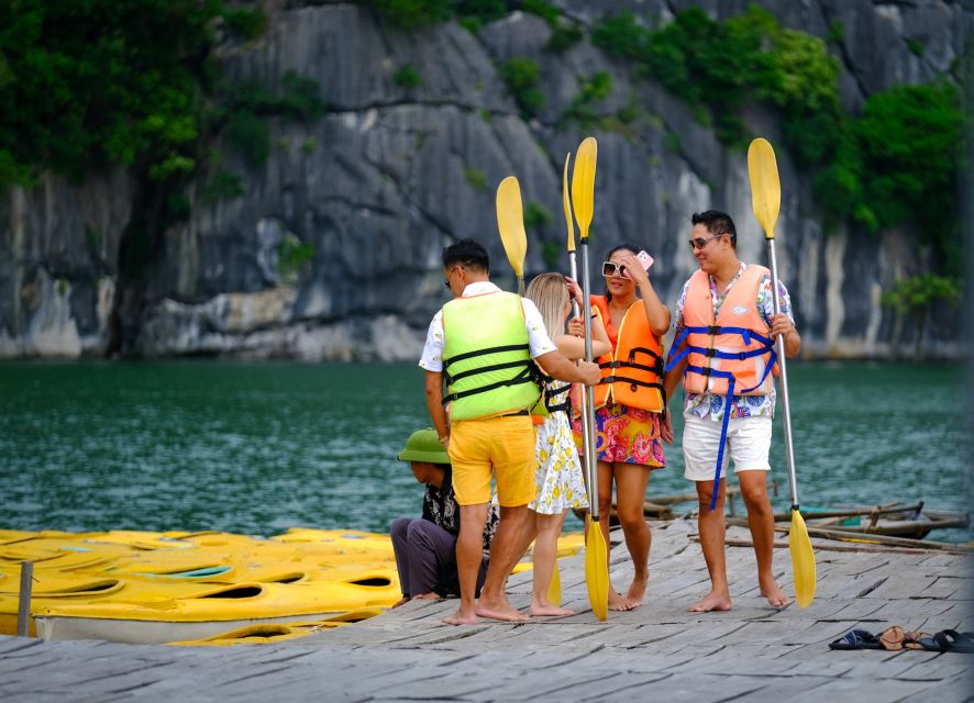 Hanoi: Roundtrip Halong Bay Islands, Caves, Kayaking & Lunch - Key points at a glance