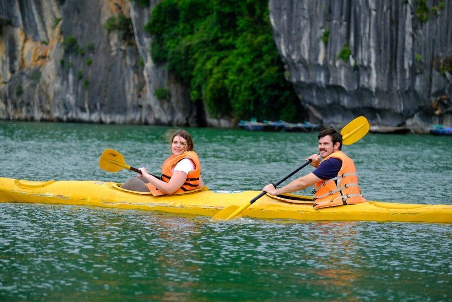 Hanoi: Roundtrip Halong Bay Islands, Caves, Kayaking & Lunch - Sung Sot Cave on Bo Nau Island