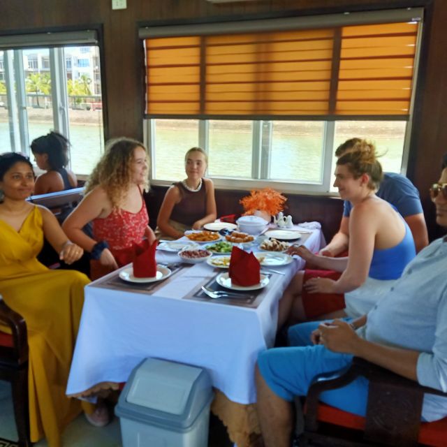 Hanoi: Roundtrip Halong Bay Islands, Caves, Kayaking & Lunch - Luon Cave by kayak or bamboo boat