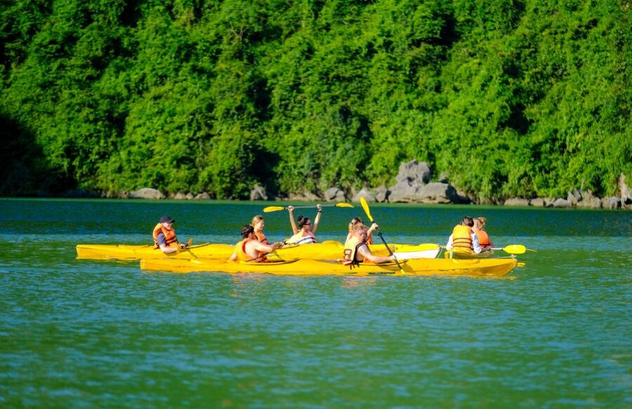 Hanoi: Roundtrip Halong Bay Islands, Caves, Kayaking & Lunch - Ti Top Island and the half-hour climb
