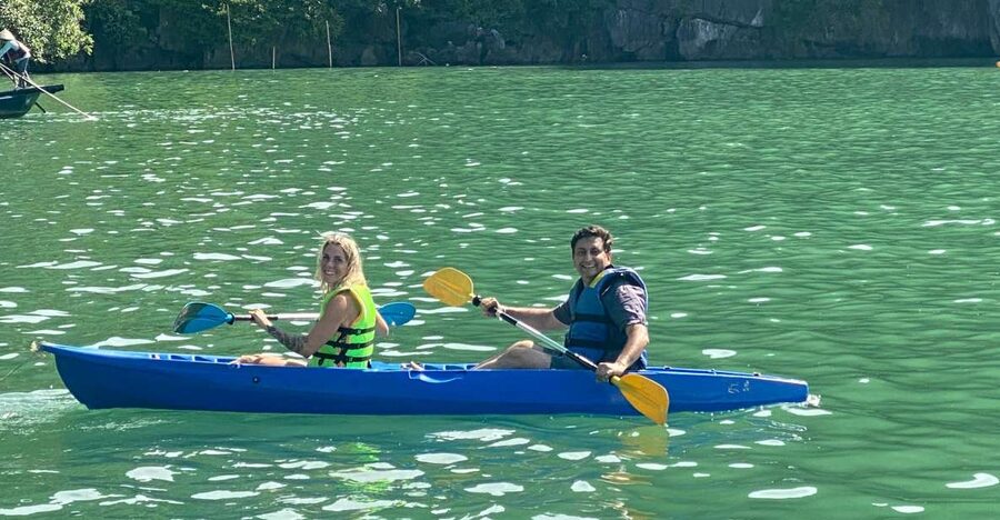 Hanoi: Roundtrip Halong Bay Islands, Caves, Kayaking & Lunch - The morning ride from Hanoi to Tuan Chau