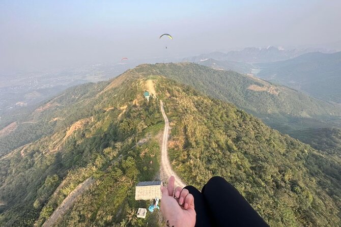 Hanoi Sky Tour: Paragliding - Ten to twenty minutes above Vietnam