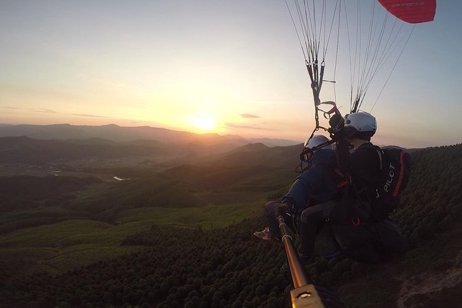 Hanoi Sky Tour: Paragliding - Landing, lunch, and the long ride back