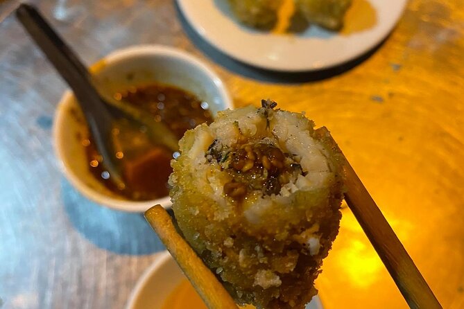 Hanoi Street Eats And Bites - The first bites: small foods with a Hanoi identity