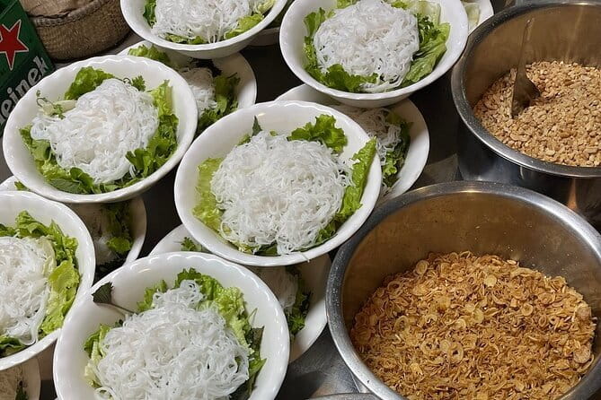 Hanoi Street Food Customized Walking Tour - Why this small Hanoi food walk works