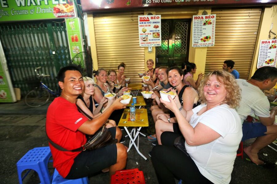 Hanoi: Street Food Experience with 5 Food Stops - Dong Xuan Market: start with Hanoi’s ingredients