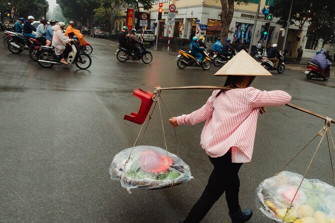 Hanoi Street Food Tour - From sweet soup to egg coffee